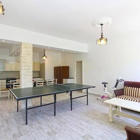 Mare 826 * Πούλα