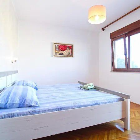 Mare 826 Pula