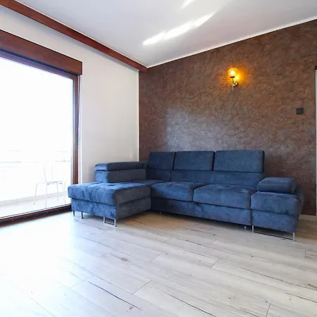 Mare 826 * Pula