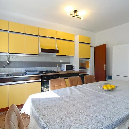 Mare 826 Pula