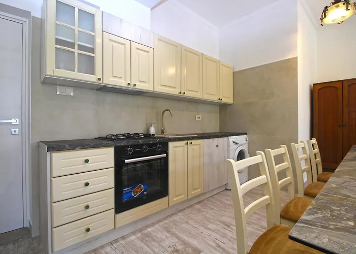 Mare 826 * Πούλα