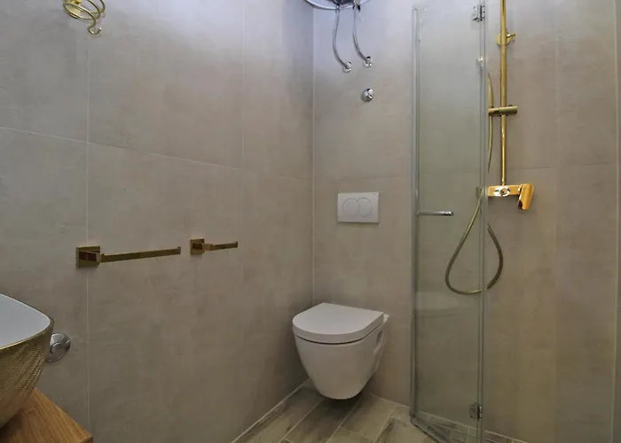 Mare 826 * Πούλα